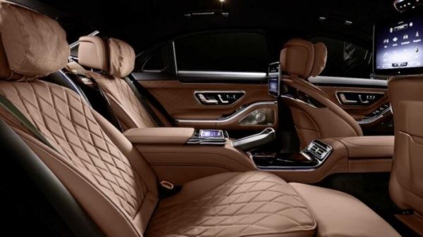 Компания Mercedes-Benz представила бронированную версию седана S-Class нового поколения